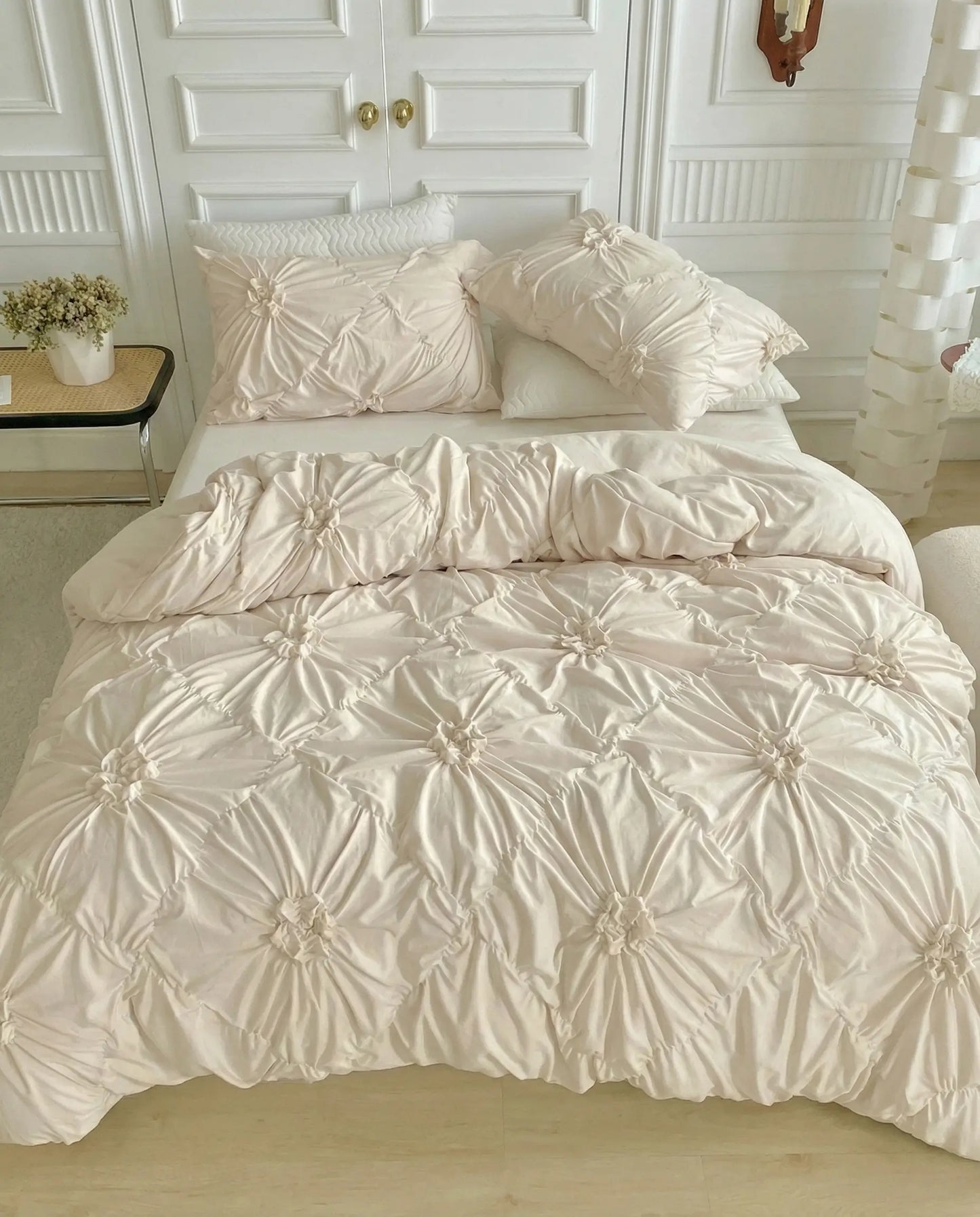 Cream tufted floral duvet cover set on bed, aesthetic bedroom, luxury bedding, dorm room bedding, neutral bedroom decor, textured duvet cover, soft gathered fabric, romantic bed style, cozy bedroom, modern home decor